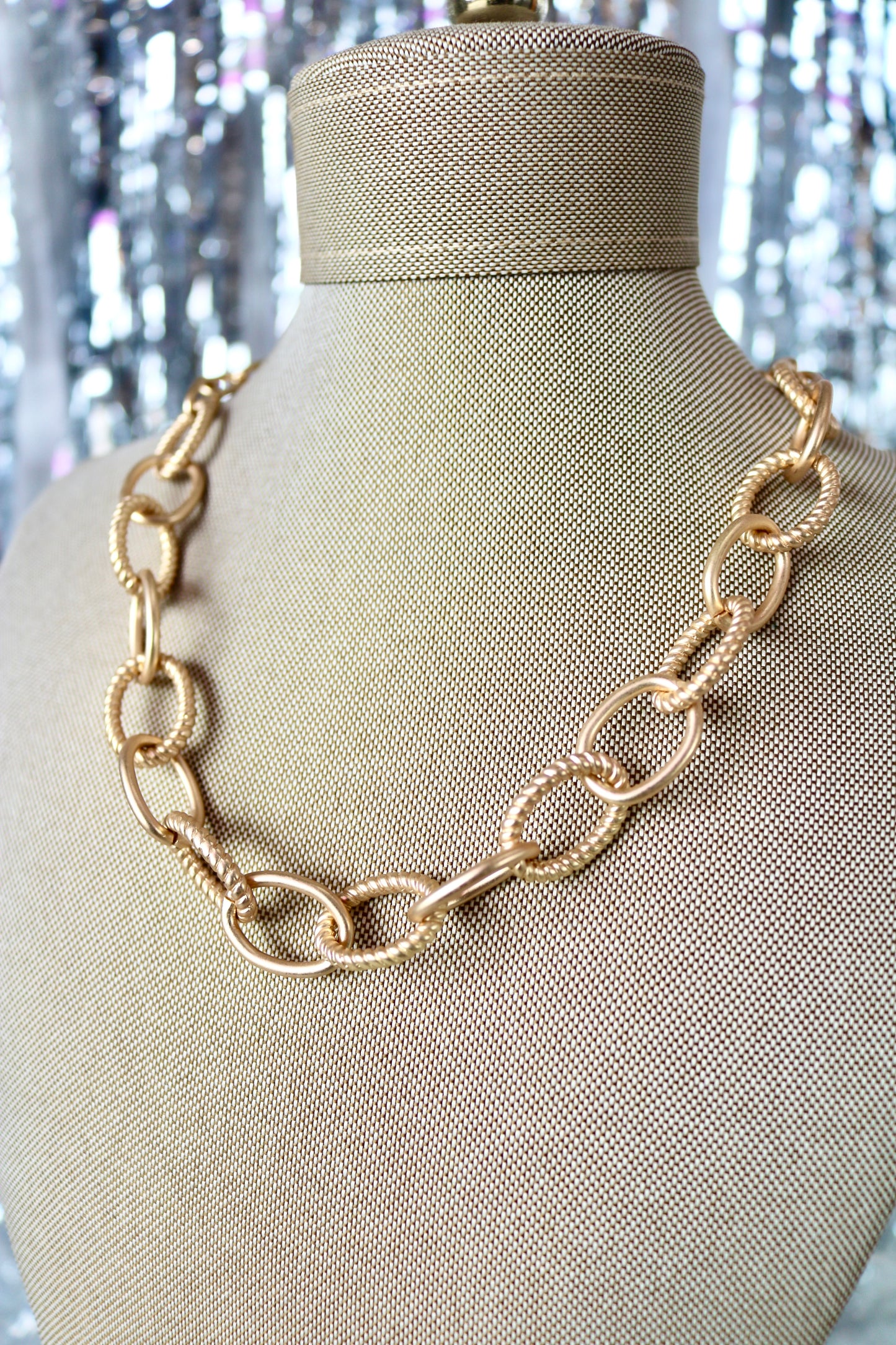 Matte Oval Link Necklace