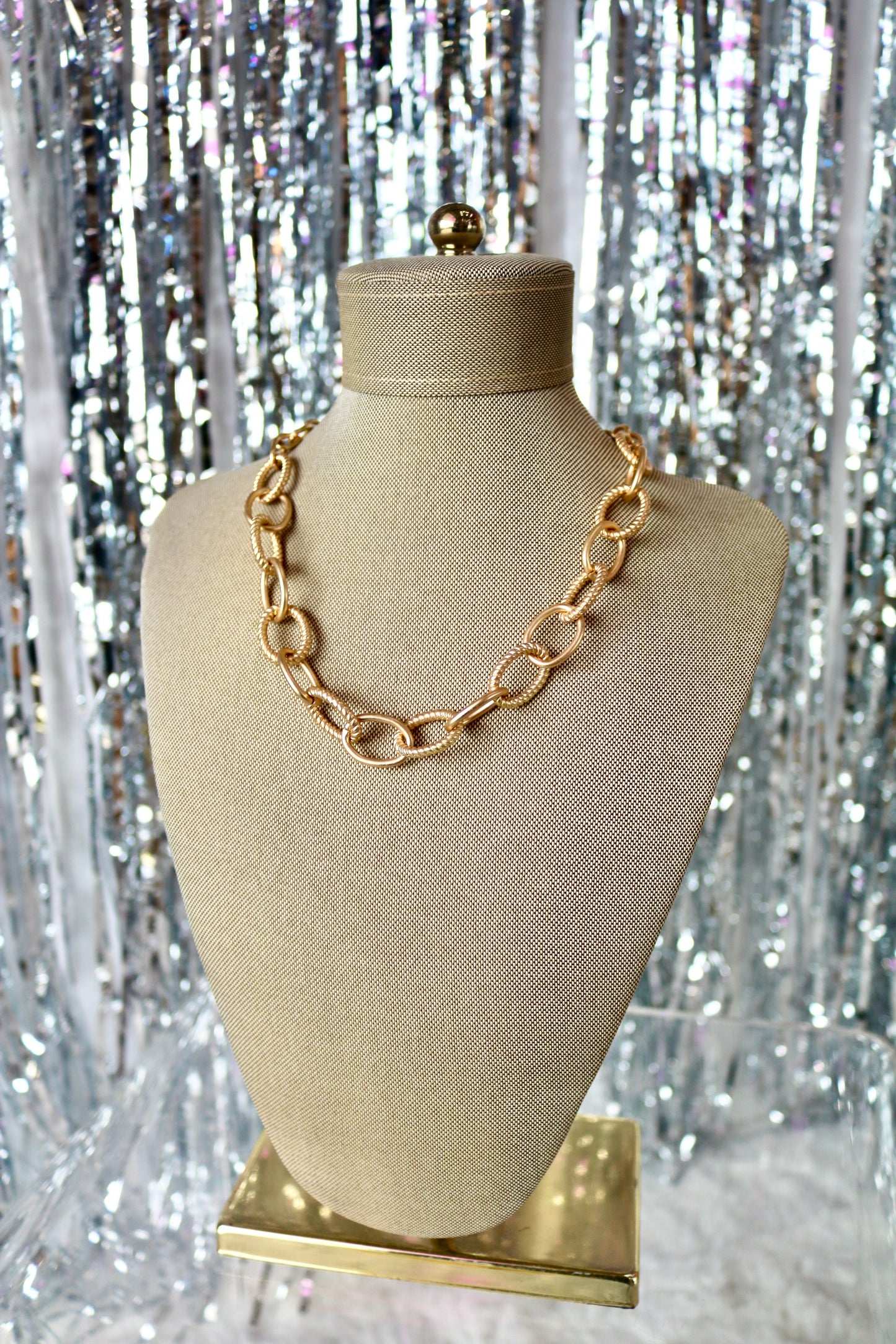 Matte Oval Link Necklace
