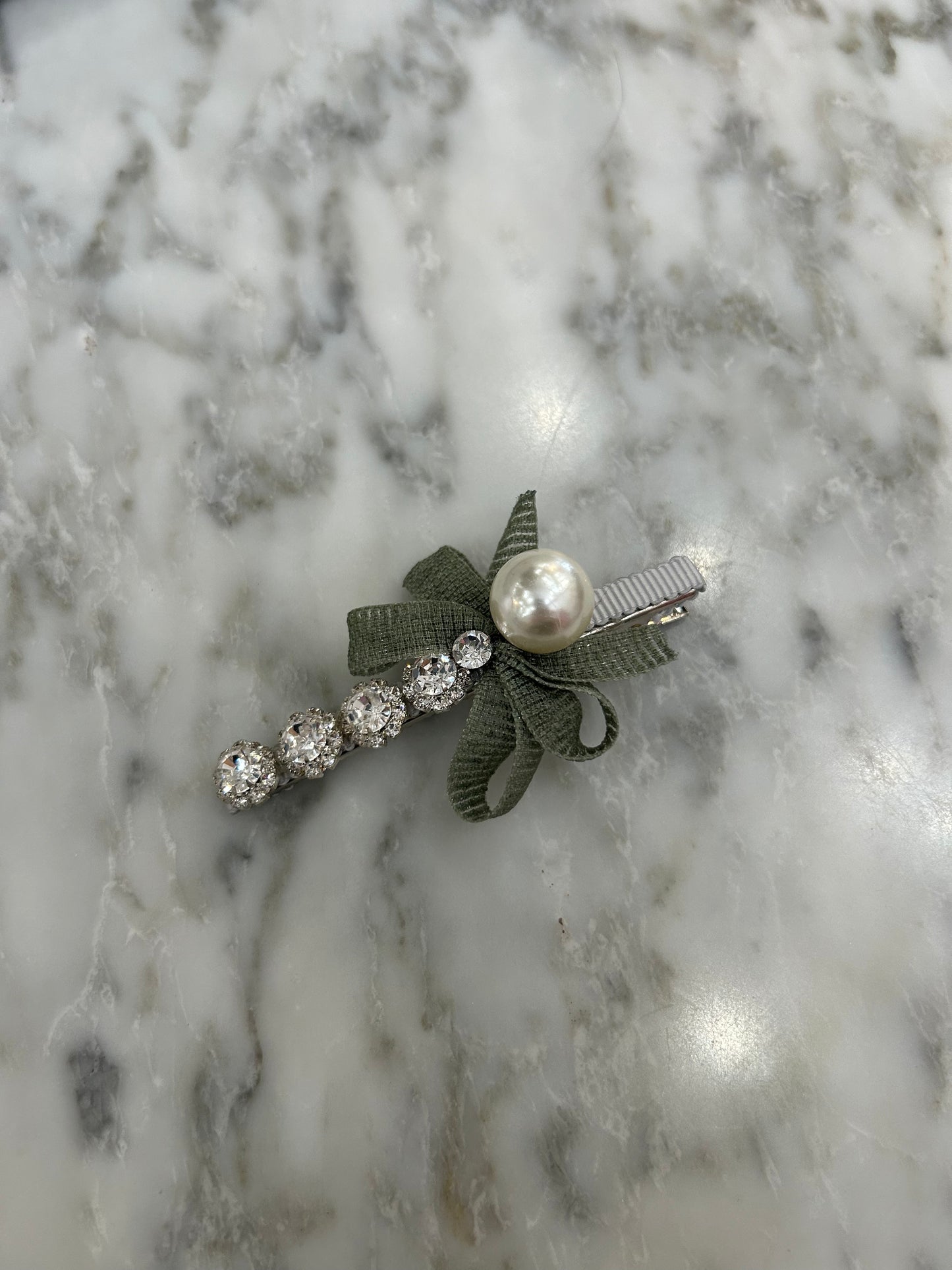 Green Pearl Clip