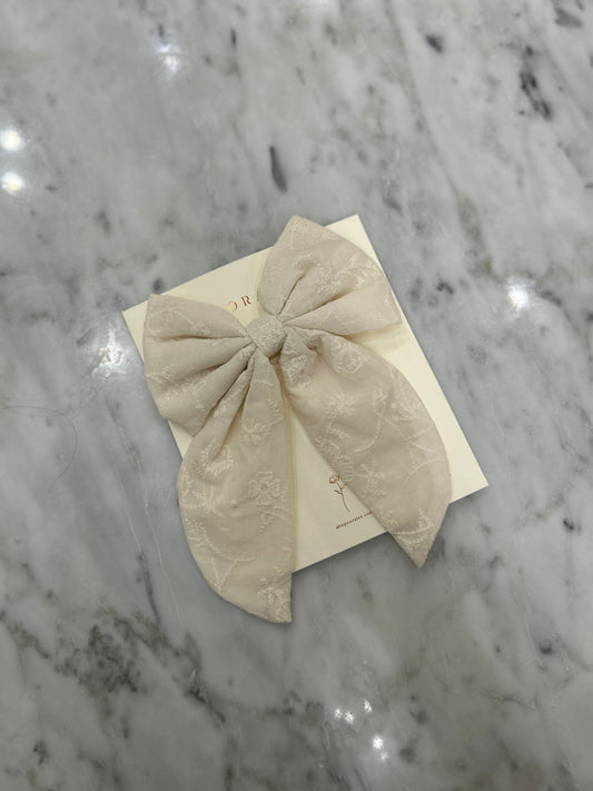 Everly Bow Ivory