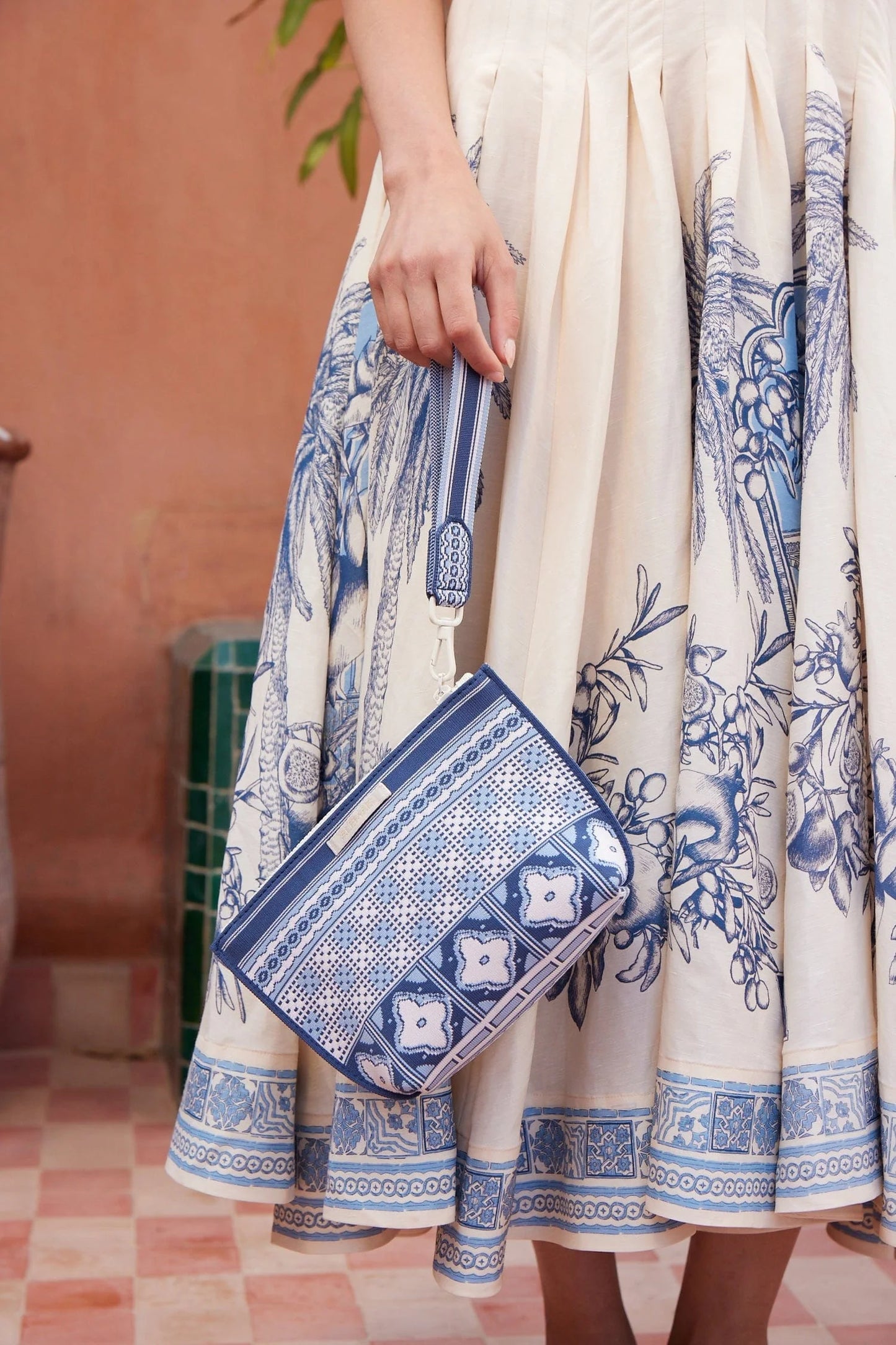 Villa Romantica Jacquard Pouch