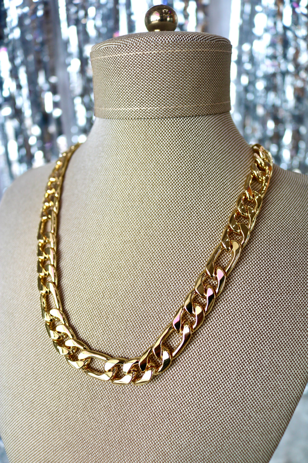 Metal Fiagro Chain Necklace
