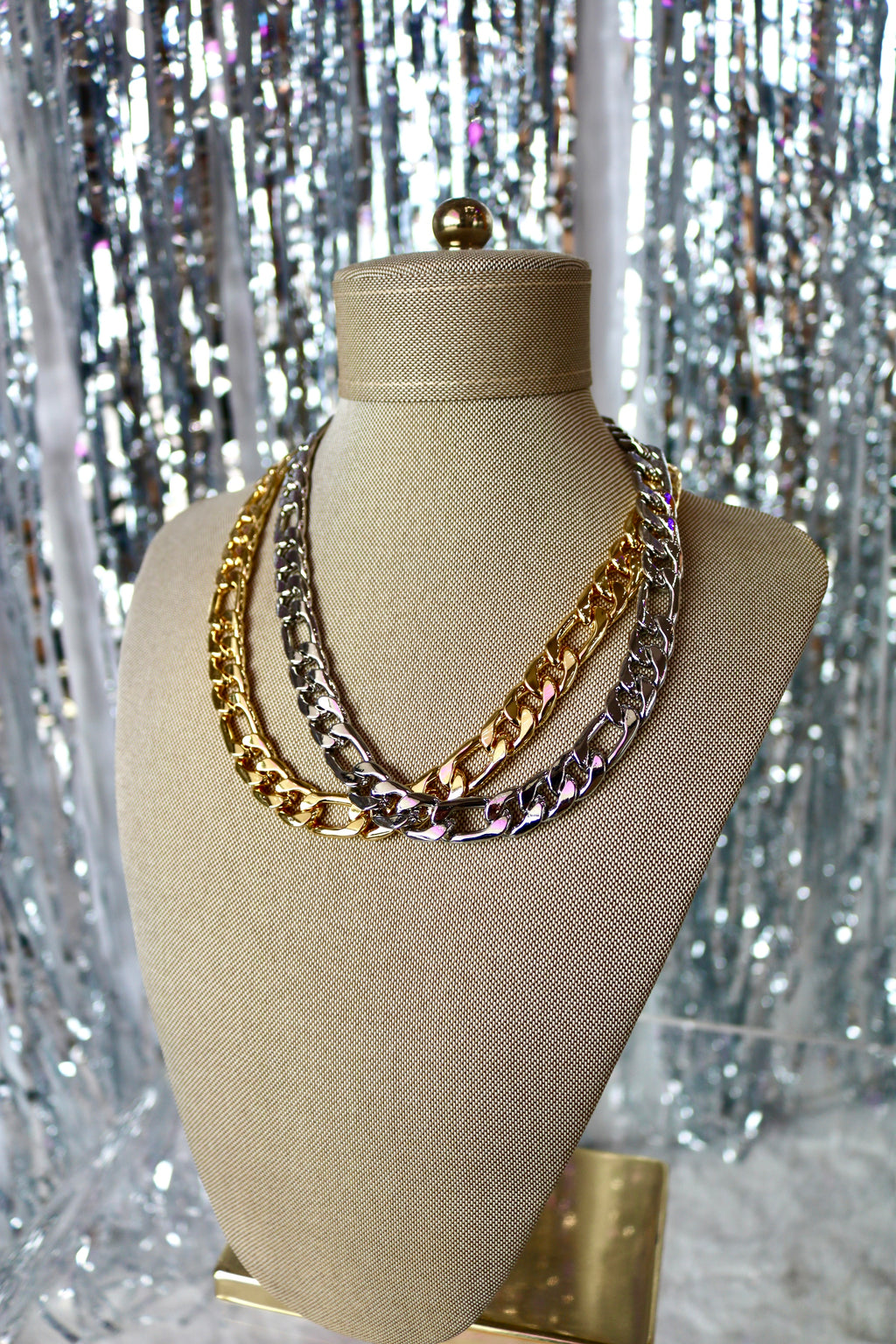 Metal Fiagro Chain Necklace